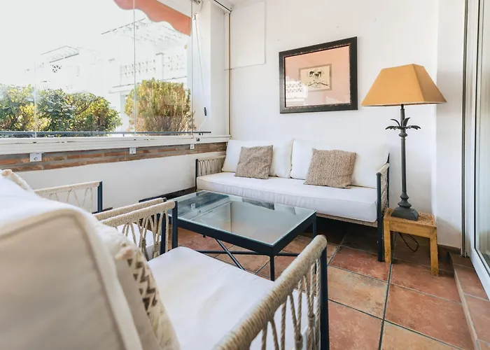 Beachfront Golden Mile Puento Sea View Wifi アパート マルベーリャ
