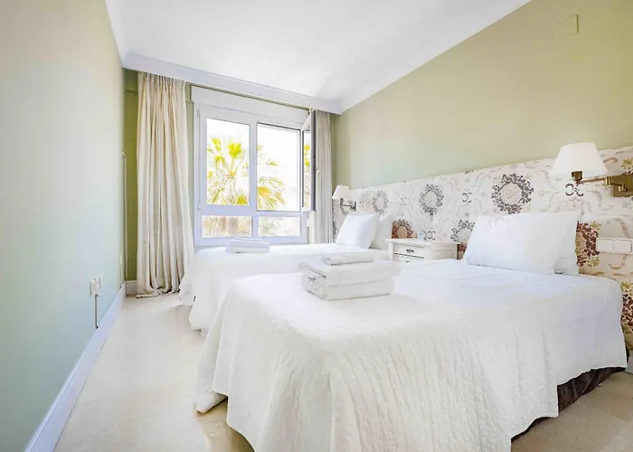 Beachfront Golden Mile Puento Sea View Wifi マルベーリャ