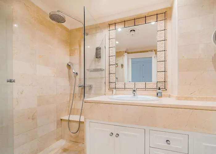 Beachfront Golden Mile Puento Sea View Wifi Marbella