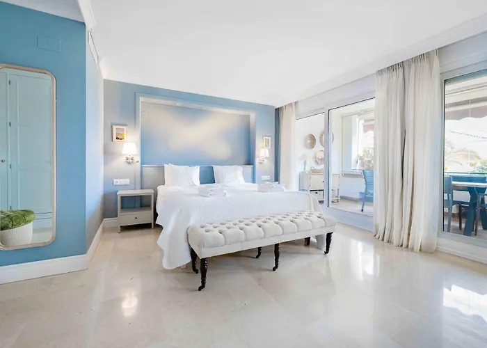 Beachfront Golden Mile Puento Sea View Wifi * Marbella