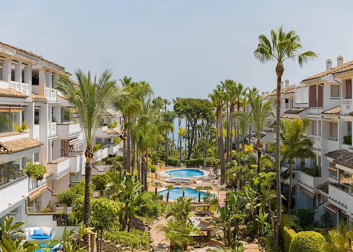 Апартаменты Beachfront Golden Mile Puento Sea View Wifi